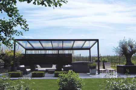 Freihstehende-Terrassenueberdachung-Aluminium-Aluxe-HG-Raumdesign