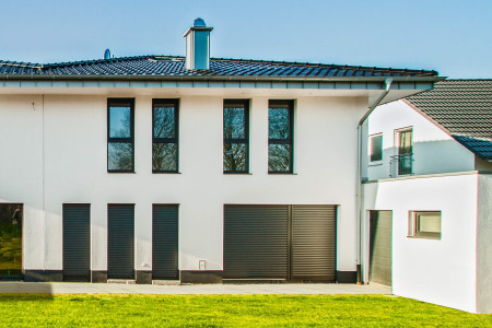 Rolllade-Rollaeden-bei-Terrassentueren-HG-Raumdesign