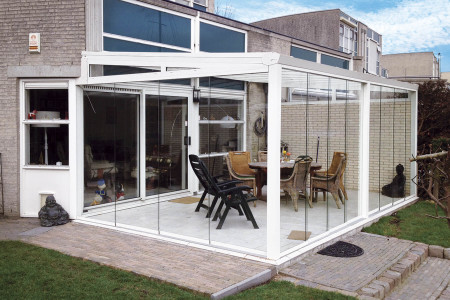 Glasschiebewand-Windschutz-Regenschutz-Terrasse-HG-Raumdesign-Aluxe